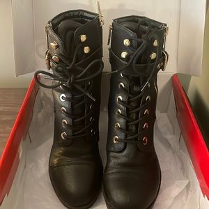 Guess black boots